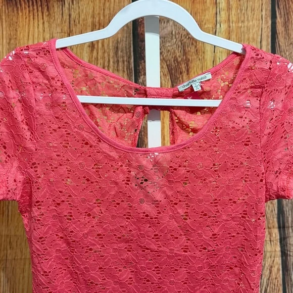 🚨(4/$10) Charlotte Russe Open Lace Blouse Size L - Picture 2 of 3
